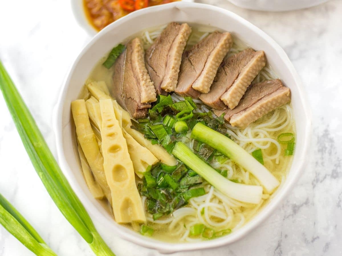 Bún măng vịt