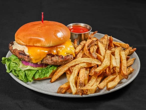 Burger bò phô mai & khoai tây