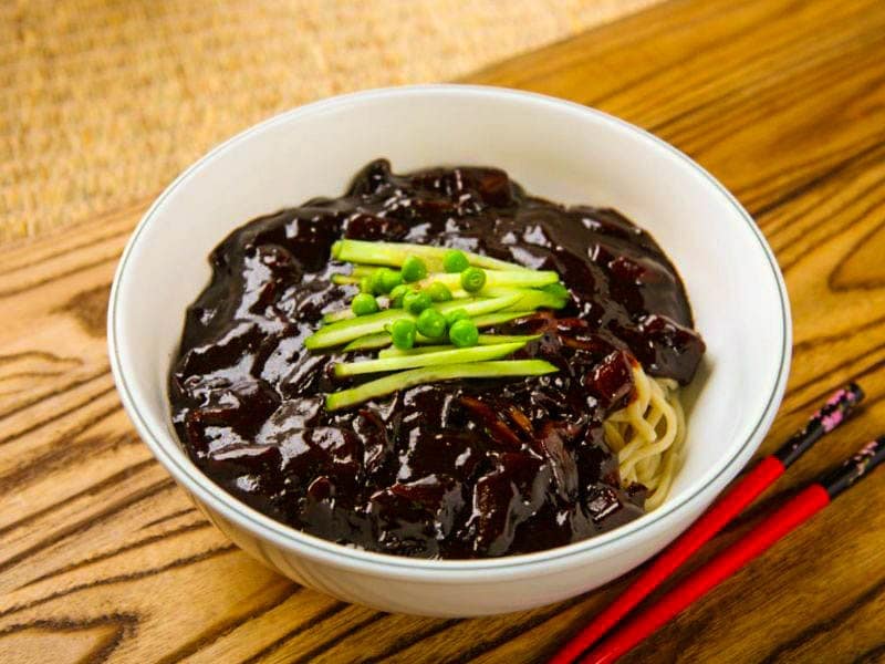 Mì tương đen